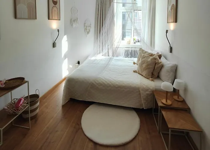 Cozy Small Apartment *