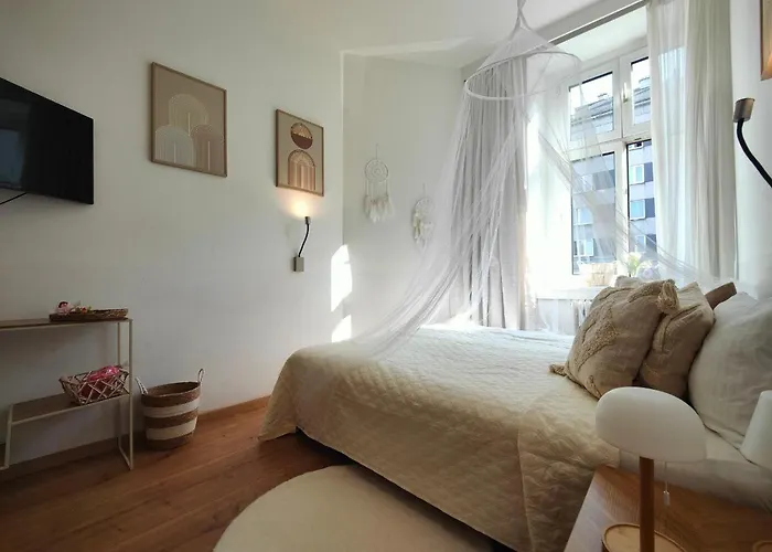 Cozy Small Apartment *