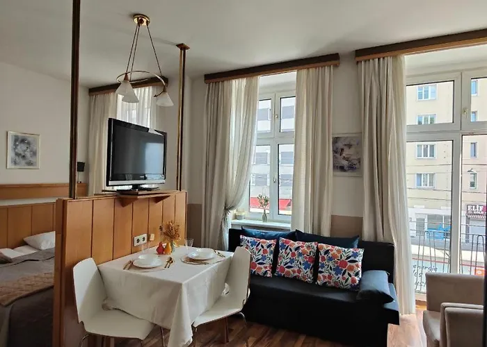 Cozy Small Apartment *